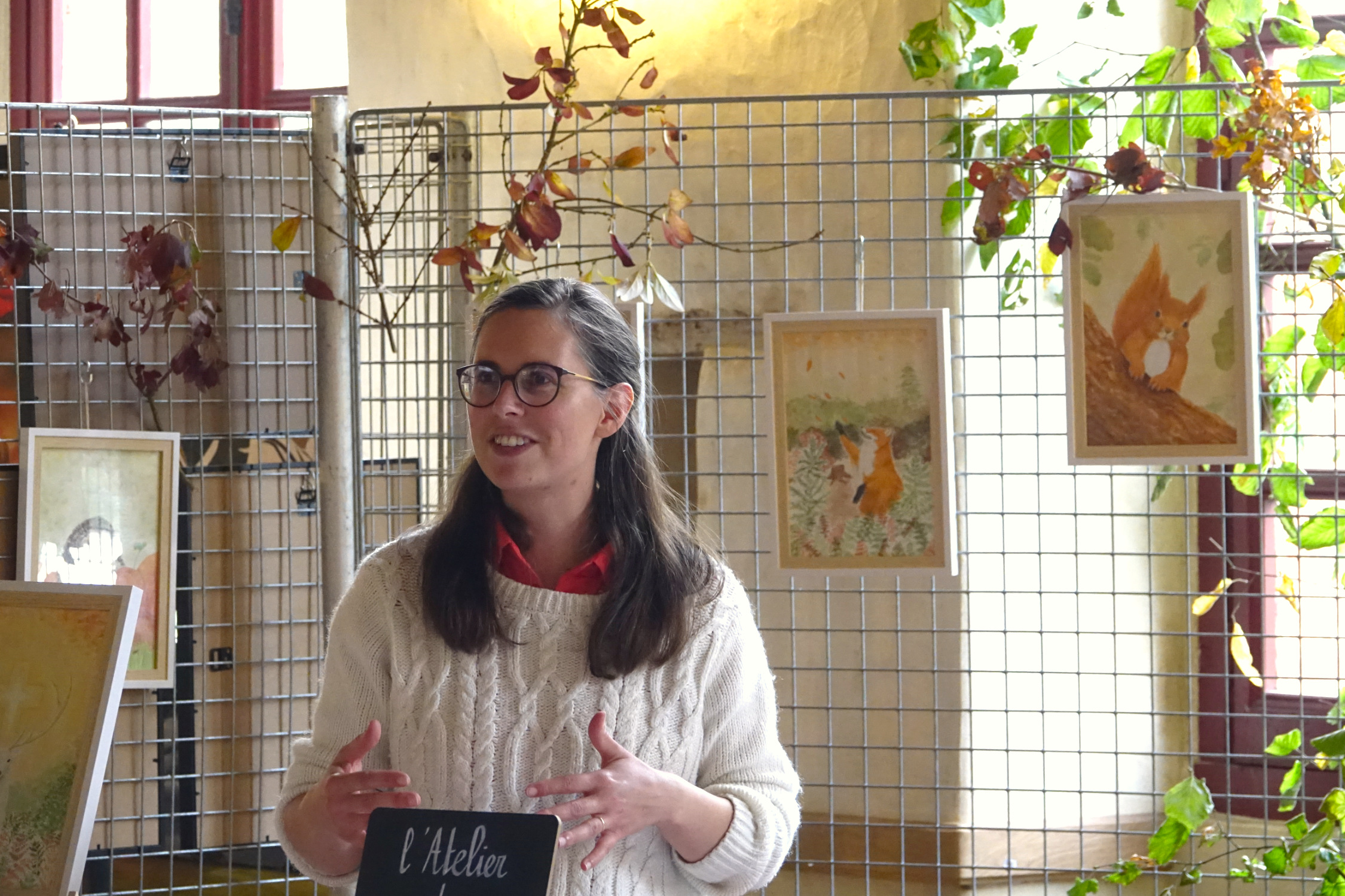 photo de moi derrière mon stand a l'automne en fête au château de Craon en 2024